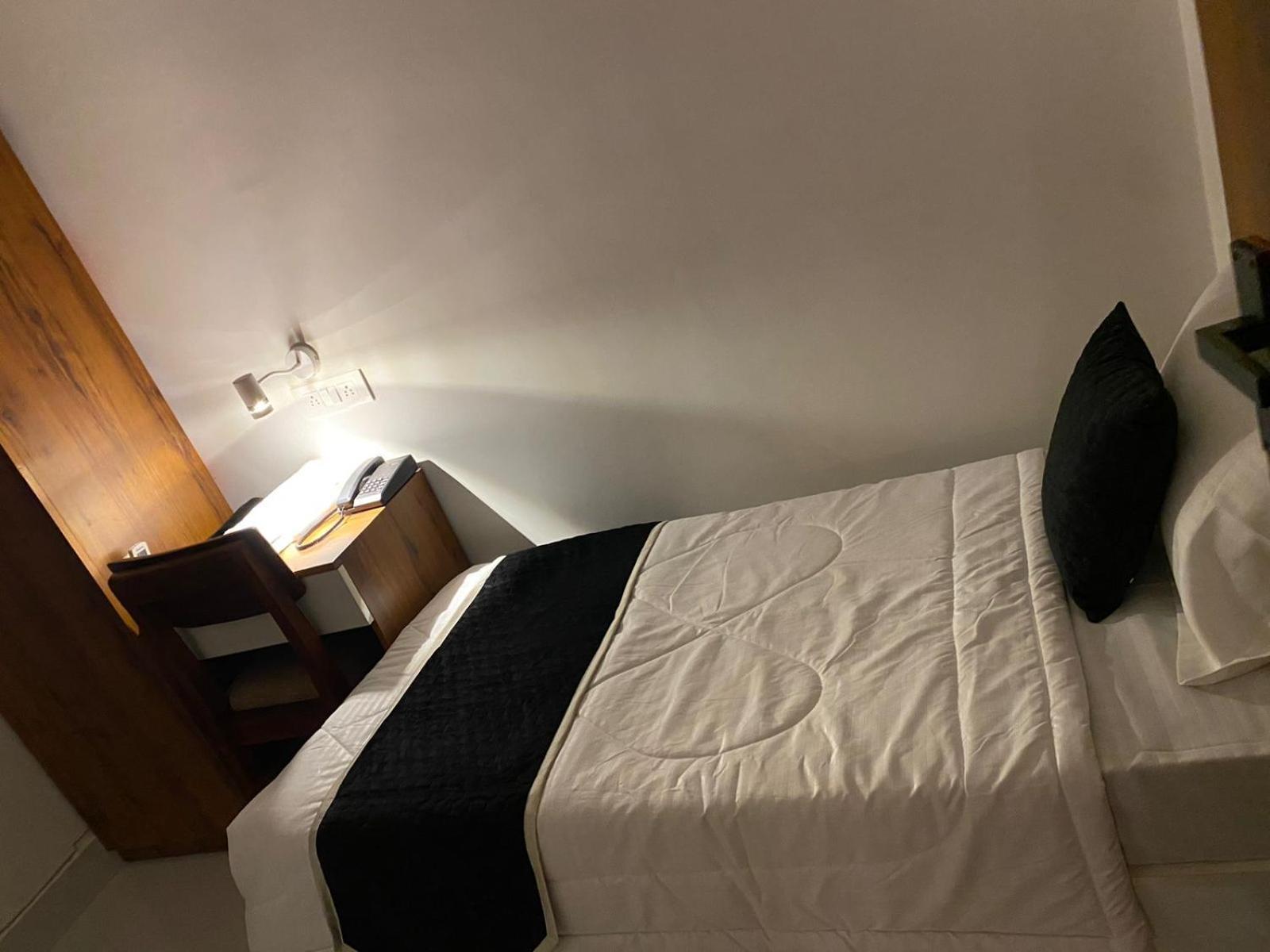 Royal Park Inn Greater Noida Ngoại thất bức ảnh