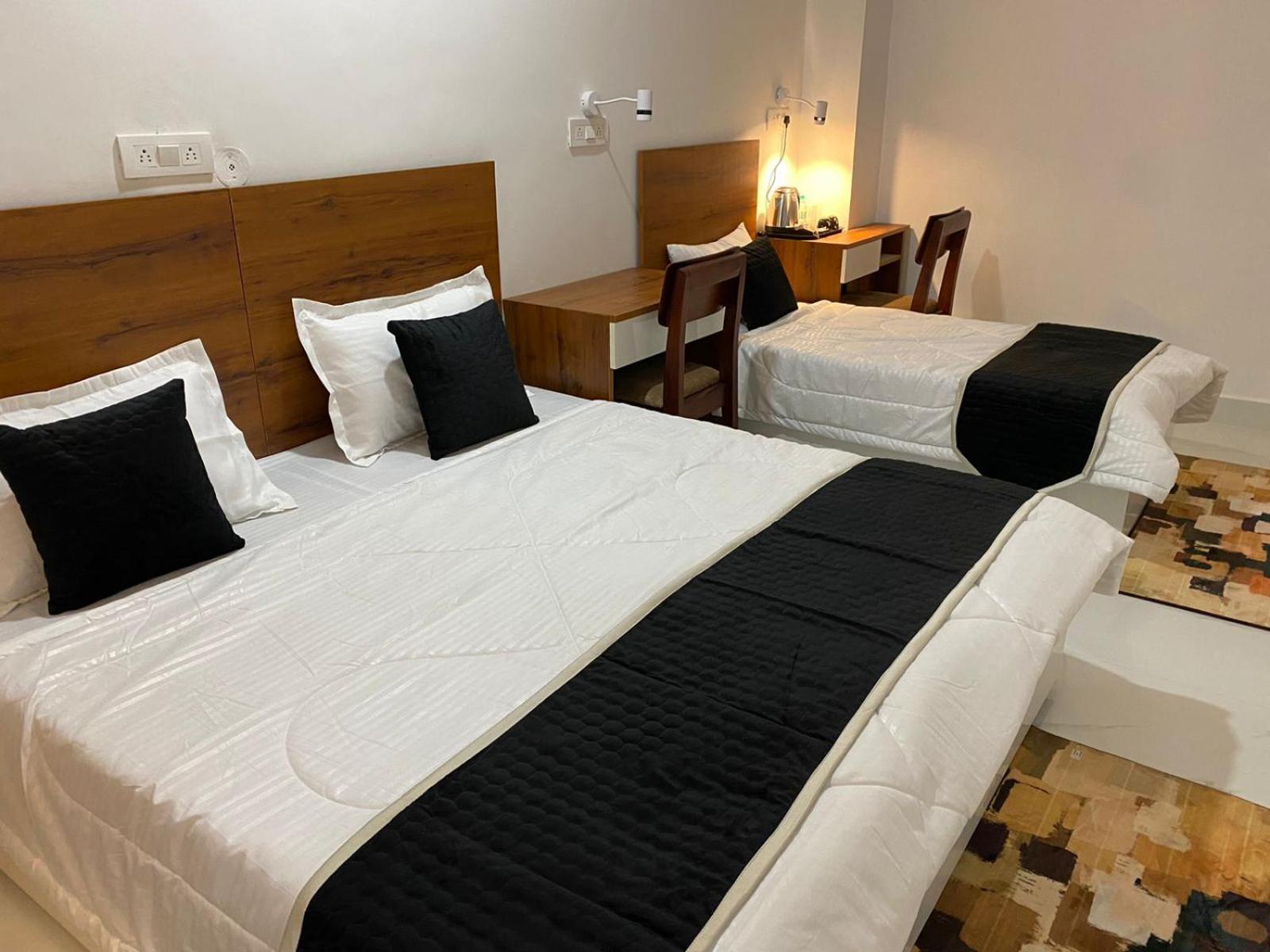 Royal Park Inn Greater Noida Ngoại thất bức ảnh
